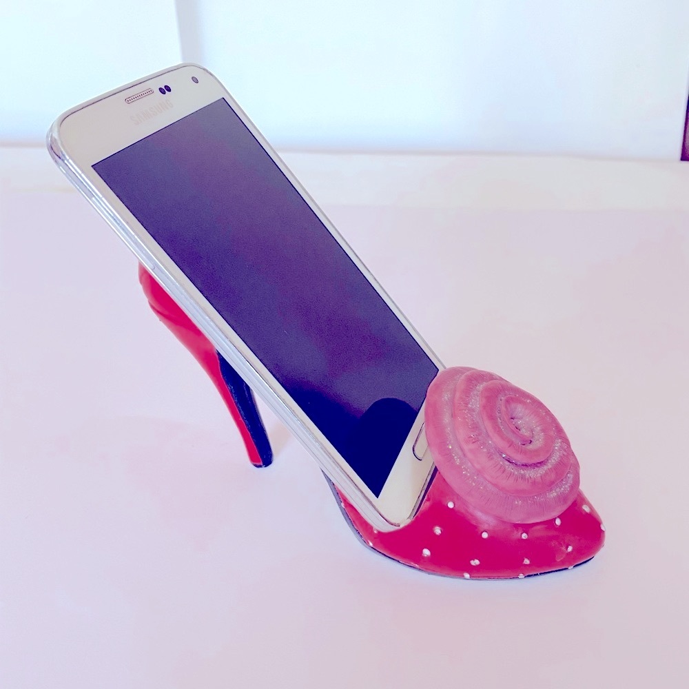 Porcelain High heel cell phone/glasses holder.  Adorable/New